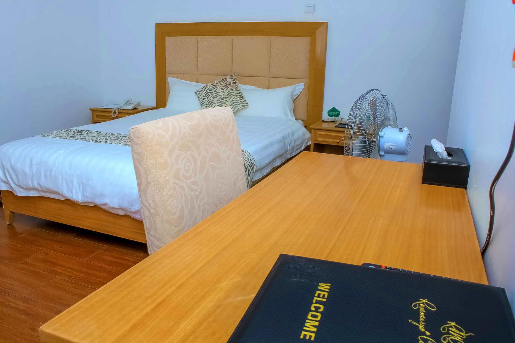 Rosemary Courts Bed and Breakfast Entebbe Eksteriør billede